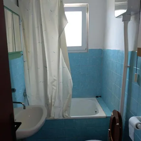 Apartman Ana, Ante Starcevica 42,22 203 Rogoznica Daire